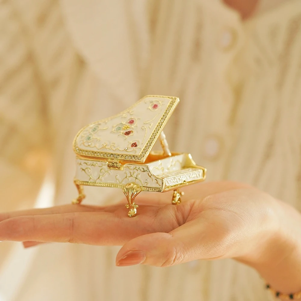 Creatieve pianovormige sierade - Musical Instrument Japan recensie en prijs