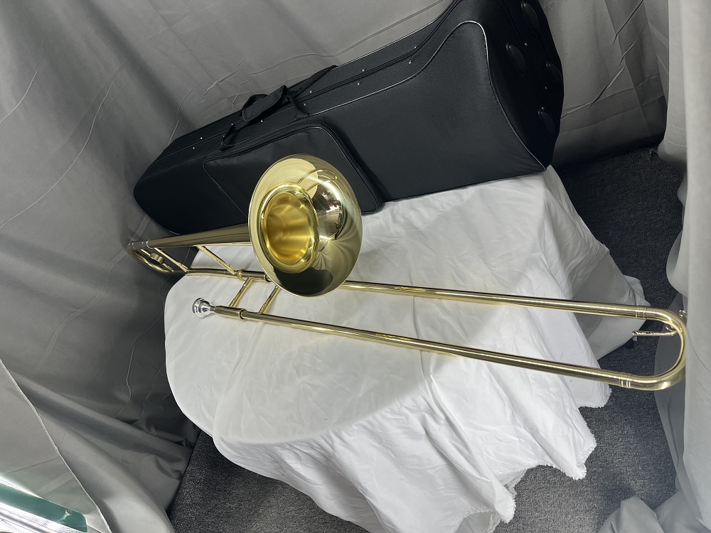Professionele alttrombone, een - Musical Instrument Logo recensie en prijs